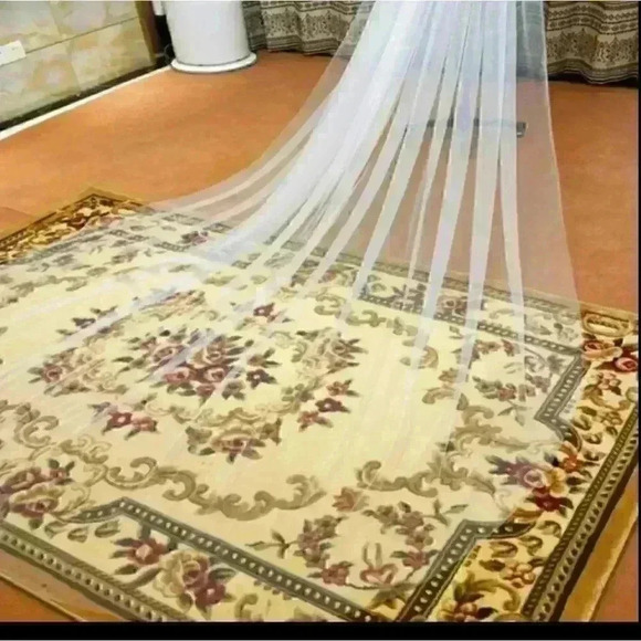 New Veils, White or Ivory - Picture 5 of 16